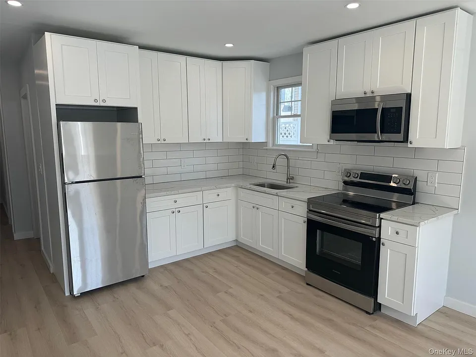 34 Bush Ave #2R