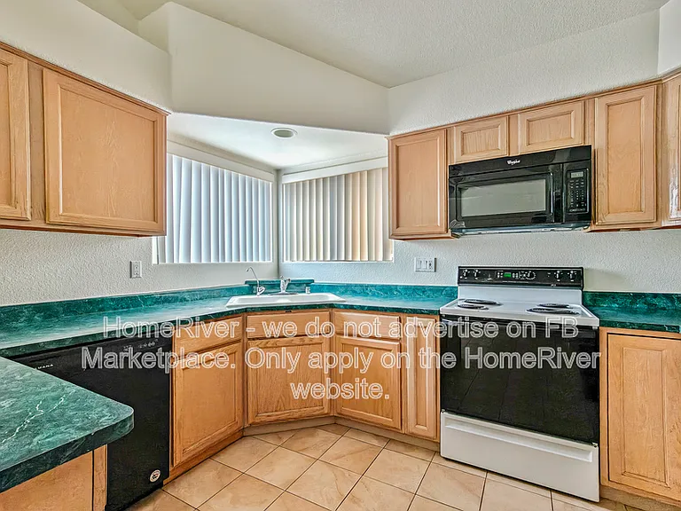 2760 Inca Dr — Photo 7