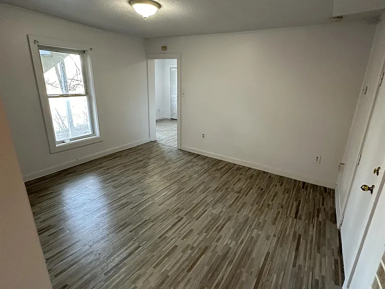 210 Derby Ave #C — Photo 4