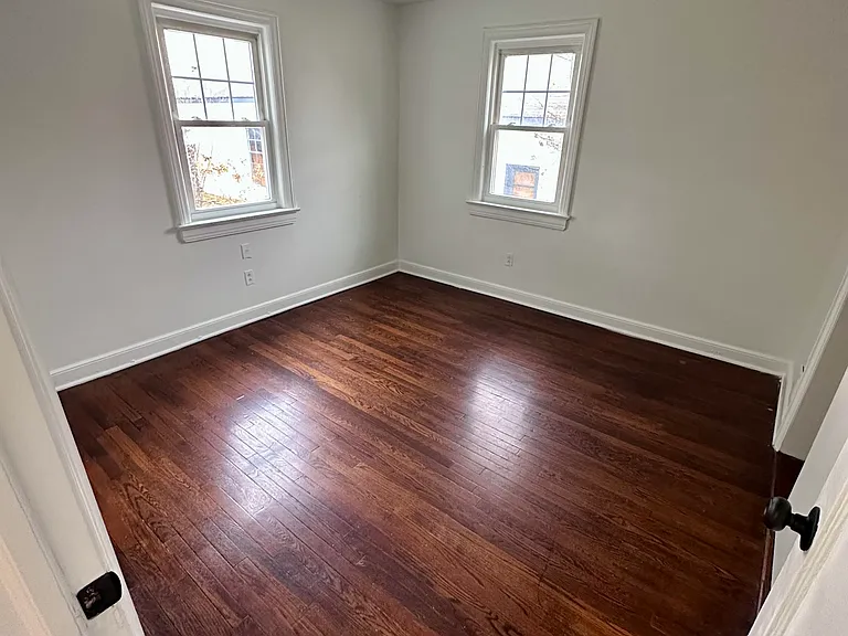 8 Plymouth St — Photo 10