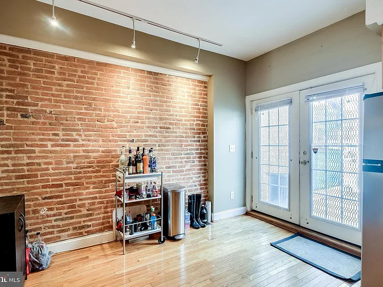 1603 Light St — Photo 7