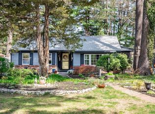28 Riverview Ave, Smithfield, RI 02917