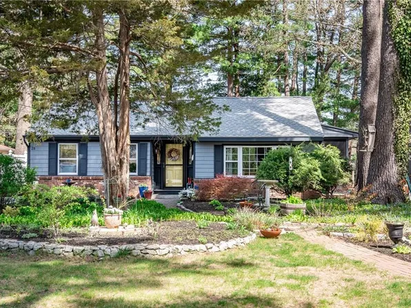 28 Riverview Ave, Smithfield, RI 02917