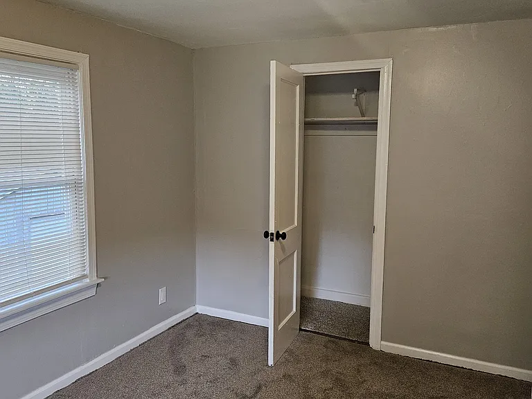 1044 George Washington Hwy N — Photo 15