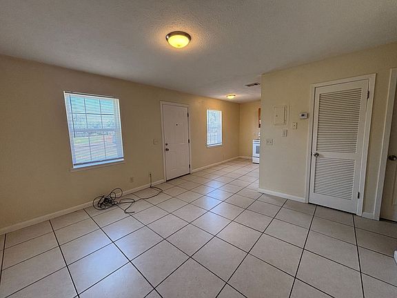 3rd image of 1100 Frankford Ave APT A