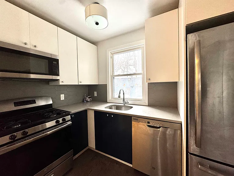19 Sherman Ave #1 — Photo 4