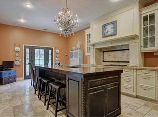 18716 W 97th Ter, Lenexa, KS 66220