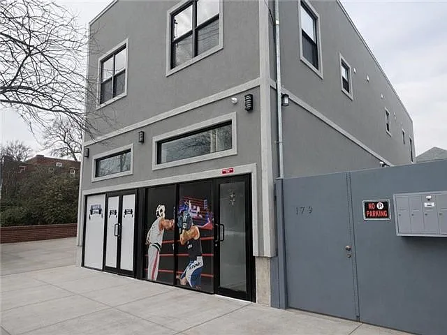 Building Photo - 179 McClean Ave #1