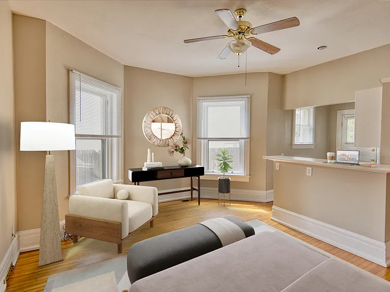 1131 N Corona St #3 — Photo 3