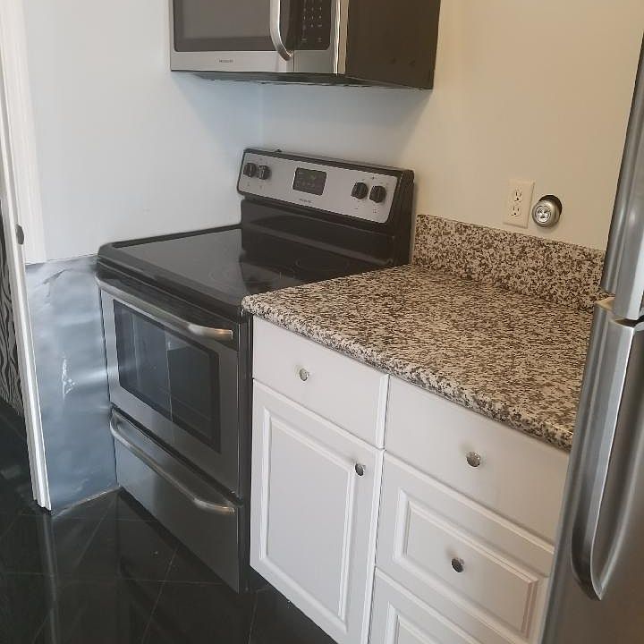 1st image of 120 NE 1st Ave APT 1