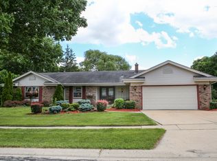 8925 Glenwood Dr, Greendale, WI 53129