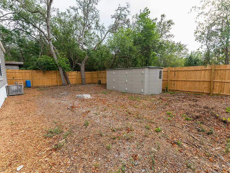 9520 Merton St — Photo 13