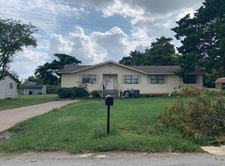302 Fidelis Ave, Dallas, TX 75241