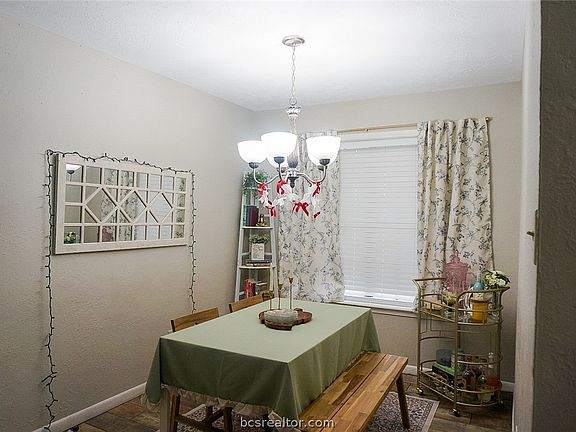 4th image of 1809 Wilde Oak Cir #A