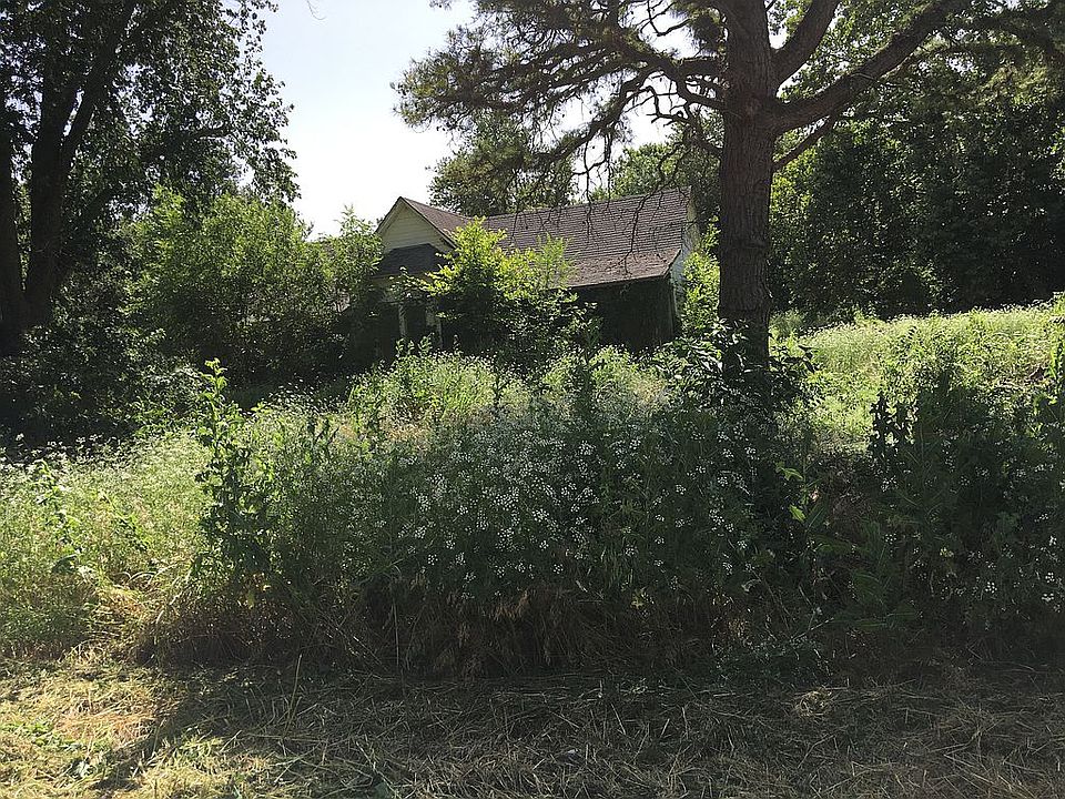 2nd image of 206 S Iowa Ave