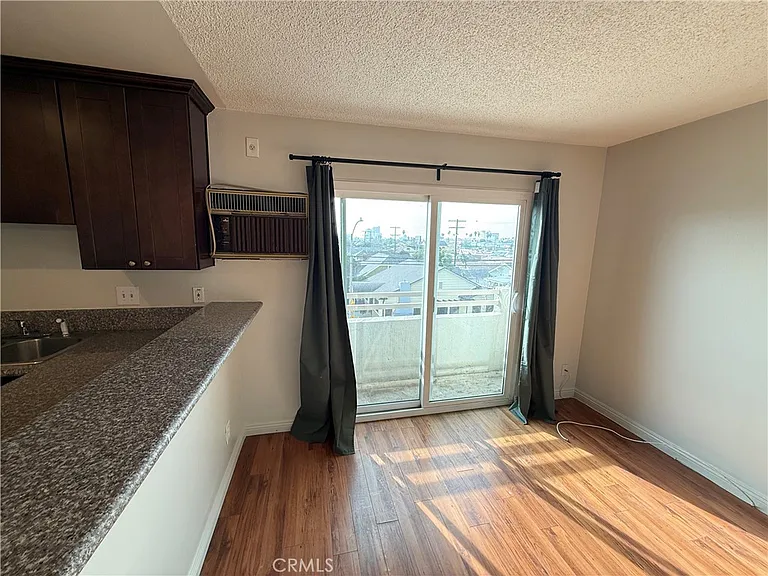 400 N Hobart Blvd #301 — Photo 15