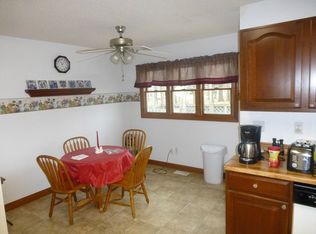 39 Beyers Lk, Pana, IL 62557