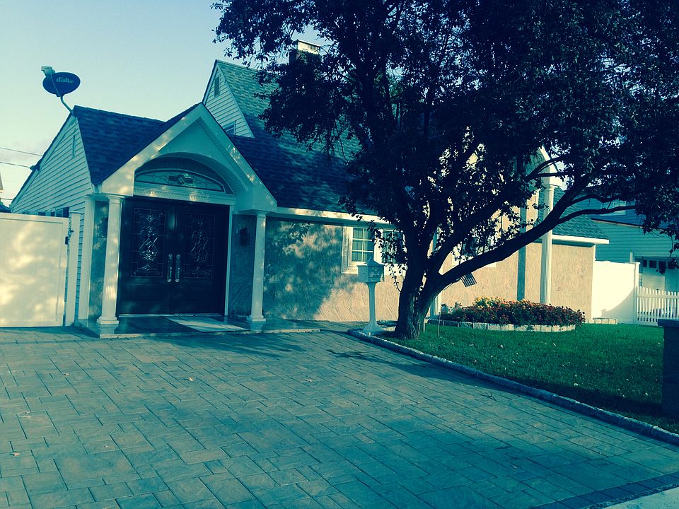 1st image of 60 Prince Ln