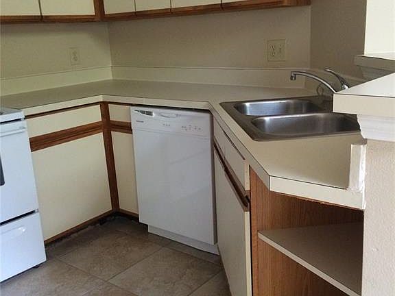 5th image of 625 Greencove Ter APT 120
