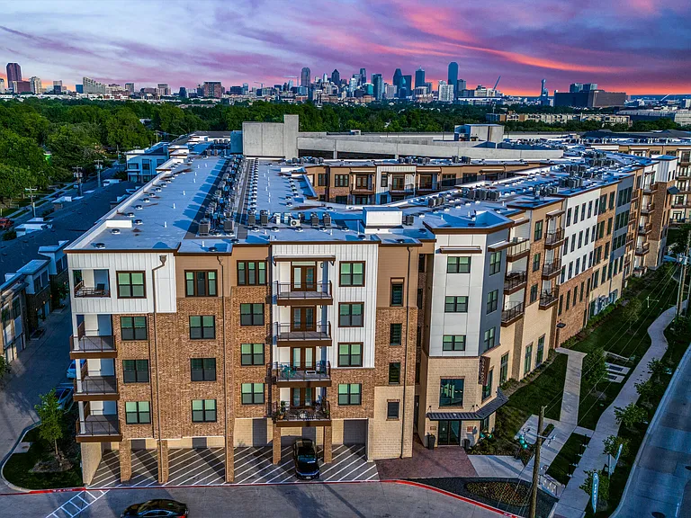 Lenox Dentwood — Photo 43