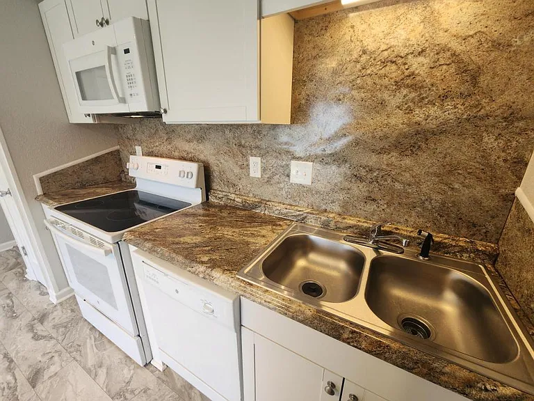 205 Double Eagle Dr #E1 — Photo 7