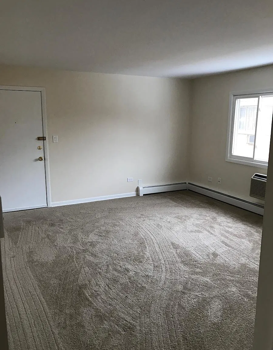 2 bed, 700 sqft, $1,550 — Photo 3