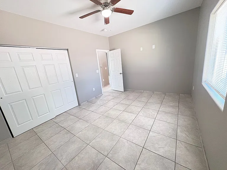 4013 E 22nd St — Photo 14