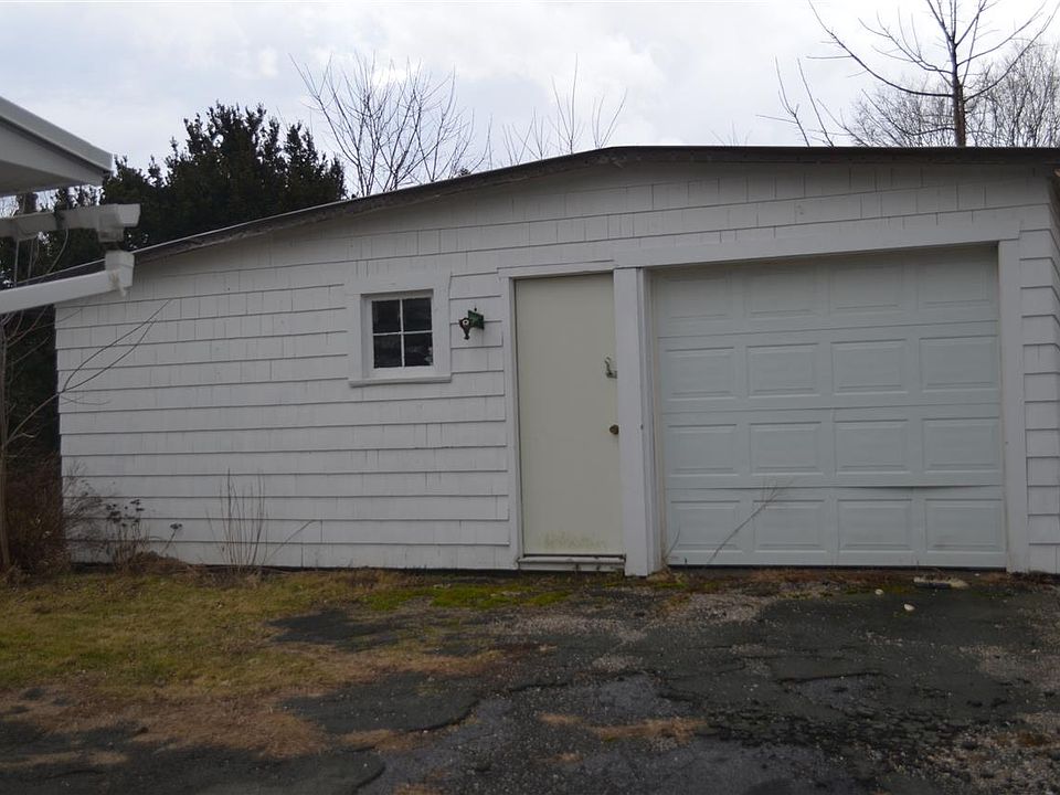 2nd image of 10 Carey Ave