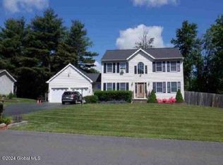 1 Squire Rd, Schenectady, NY 12304