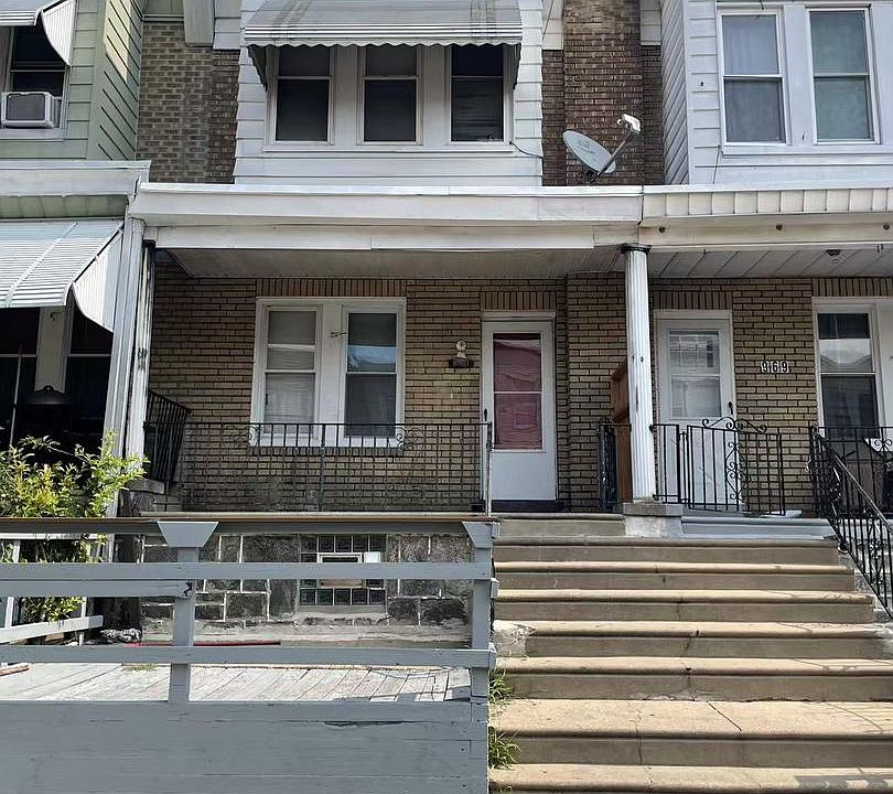 1st image of 967 Carver St
