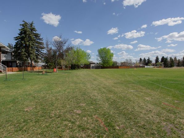 3111 142nd Ave NW #10, Edmonton, AB T5Y 2H6