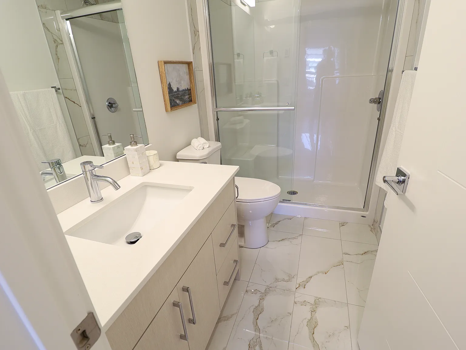2 bed, 582 sqft, $1,800 — Photo 3