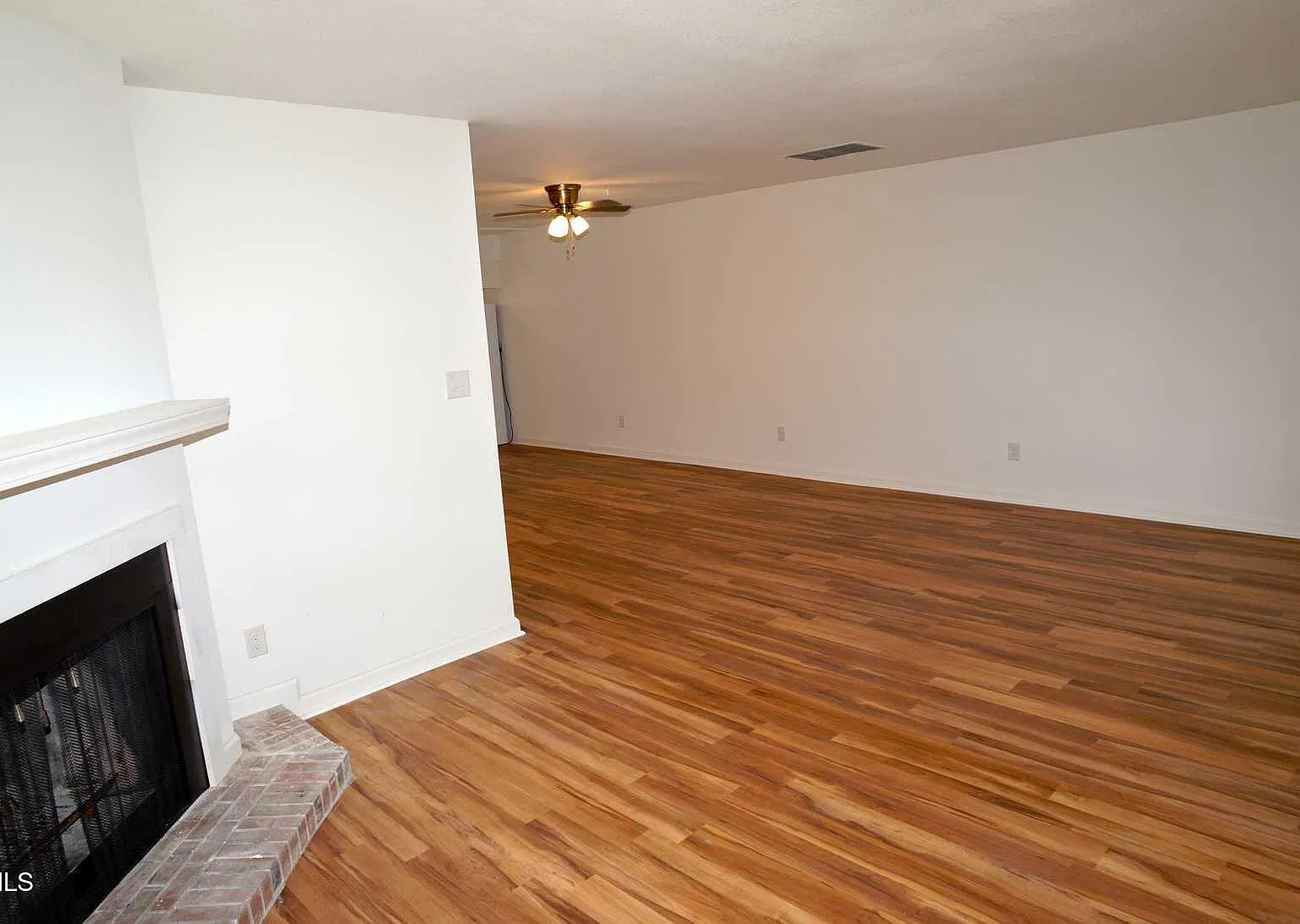 2 bed, 2.5 bath, 1309 sqft, $1,325 — Photo 4