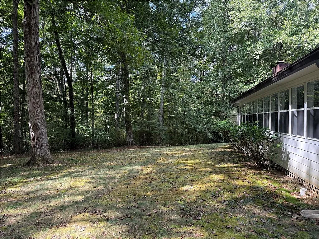 3 bed, 2.5 bath, 2194 sqft, $2,400 — Photo 3
