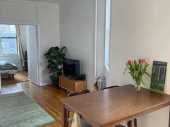 3rd image of 320 E 34th St APT 6D
