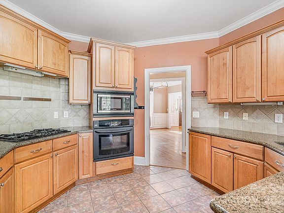 4th image of 8704 Dartmoor Pl