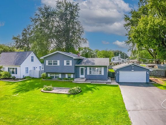 3rd image of 37416 N Capillo Ave
