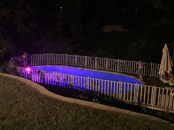  pool w/color chnging light