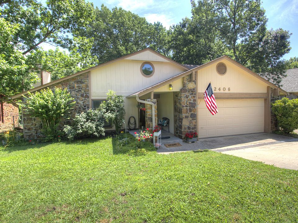 1st image of 2406 W Driftwood Dr