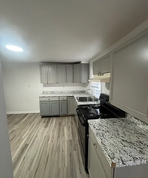 306 Walnut St — Photo 16
