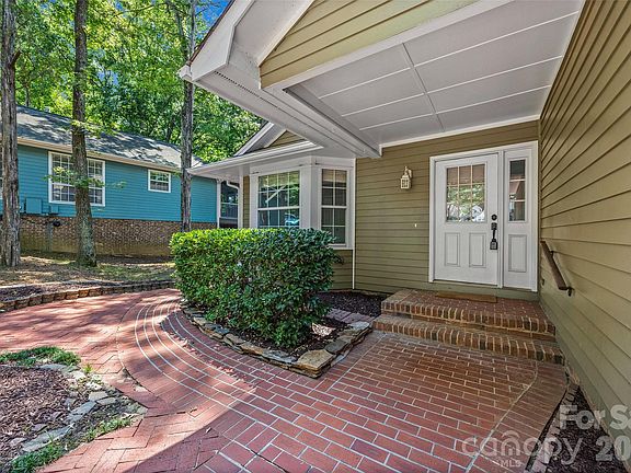2nd image of 2871 Ashley Arbor