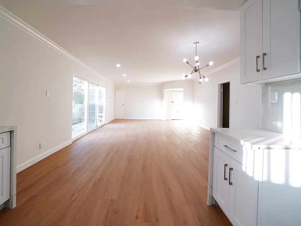 Unit 32 - 3 Bedroom, 2 Bathroom, 1800 sqft