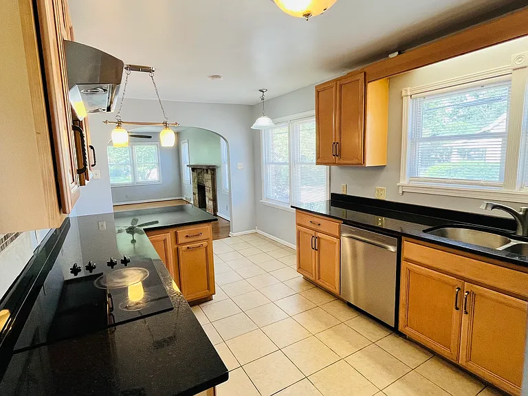 801 Berkley Rd — Photo 22