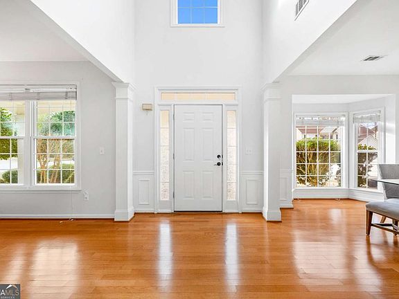 4th image of 243 Wedmore Ct