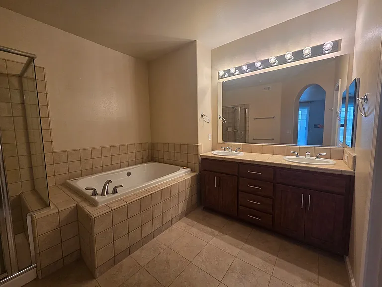 4281 Clarinbridge Cir — Photo 17