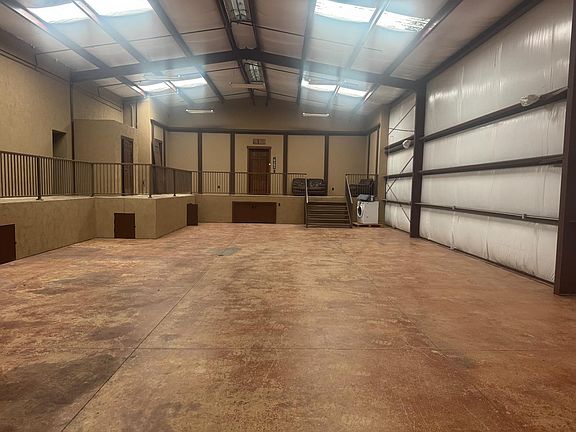 3rd image of 3488 River Road