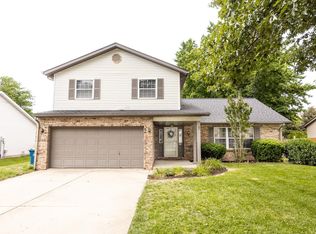621 Green Haven Dr, Swansea, IL