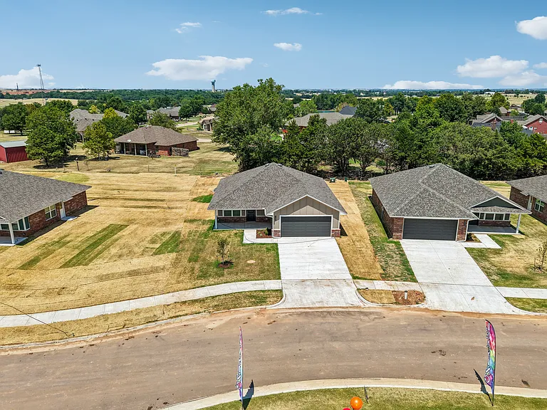Enclave Estates — Photo 43