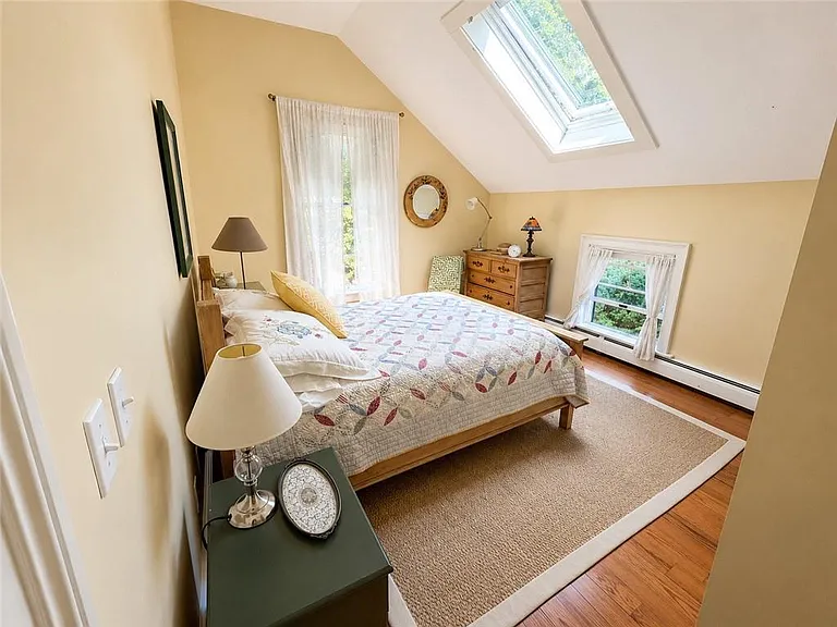 41 Calvert Pl — Photo 9