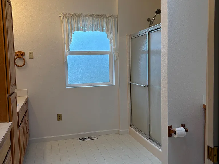 15310 Main St E #1 — Photo 27